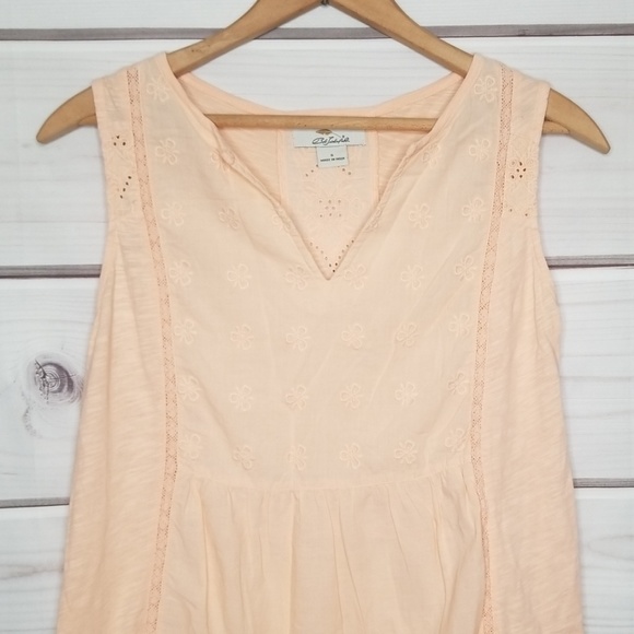 Bob Timberlake Tops - Bob Timberlake Peach Eyelet Tank Size S